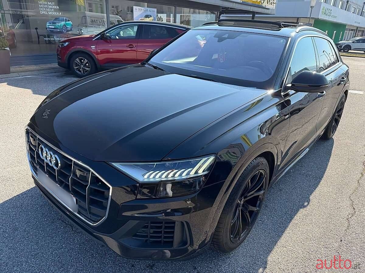 2019' Audi Q8 photo #2