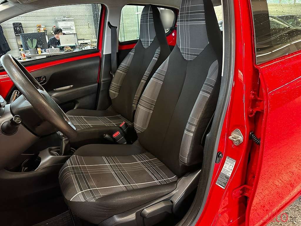 2018' Peugeot 108 photo #6