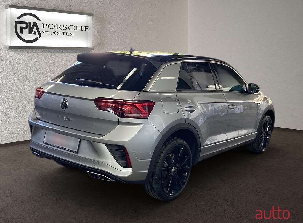 2023' Volkswagen T-Roc photo #5