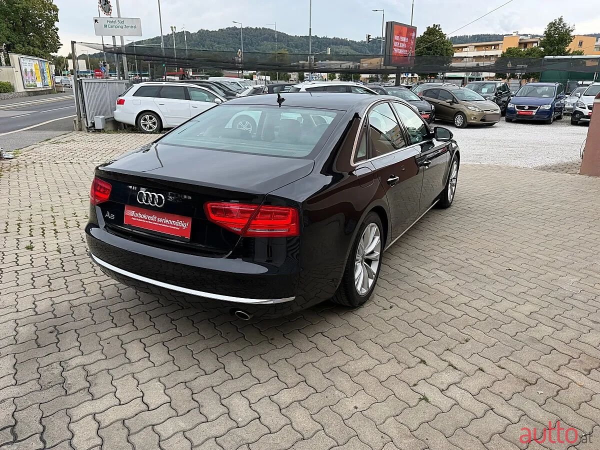 2012' Audi A8 photo #5