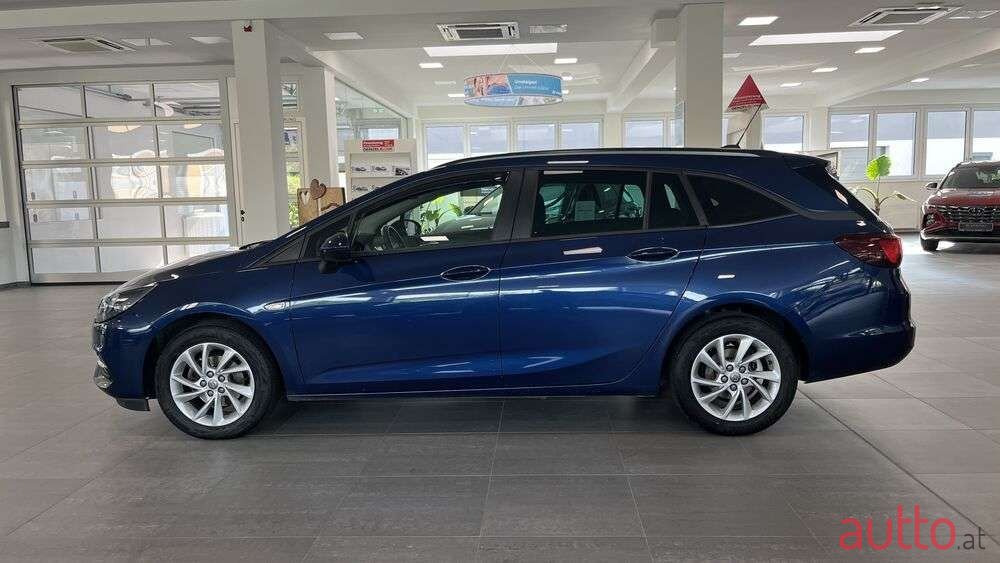 2020' Opel Astra photo #3