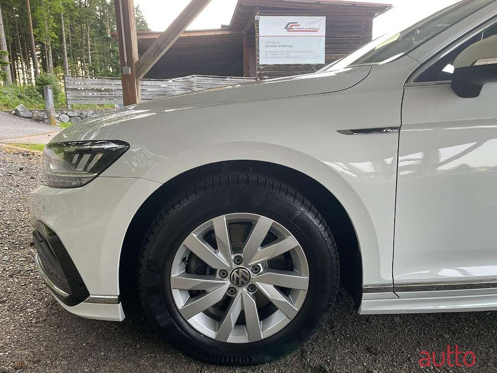 2019' Volkswagen Passat photo #4