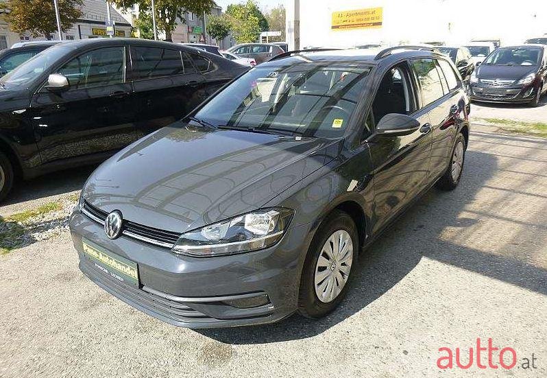 2018' Volkswagen Golf photo #1