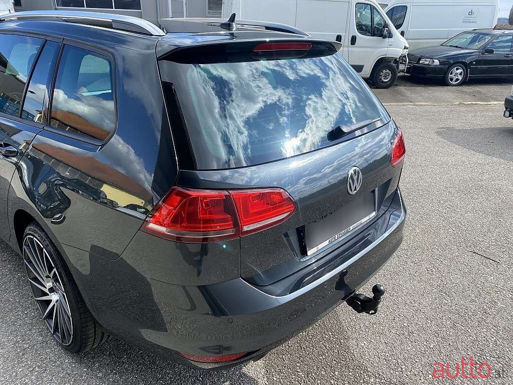 2016' Volkswagen Golf photo #5