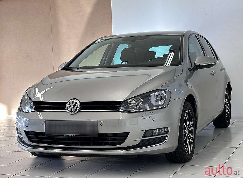 2017' Volkswagen Golf photo #3