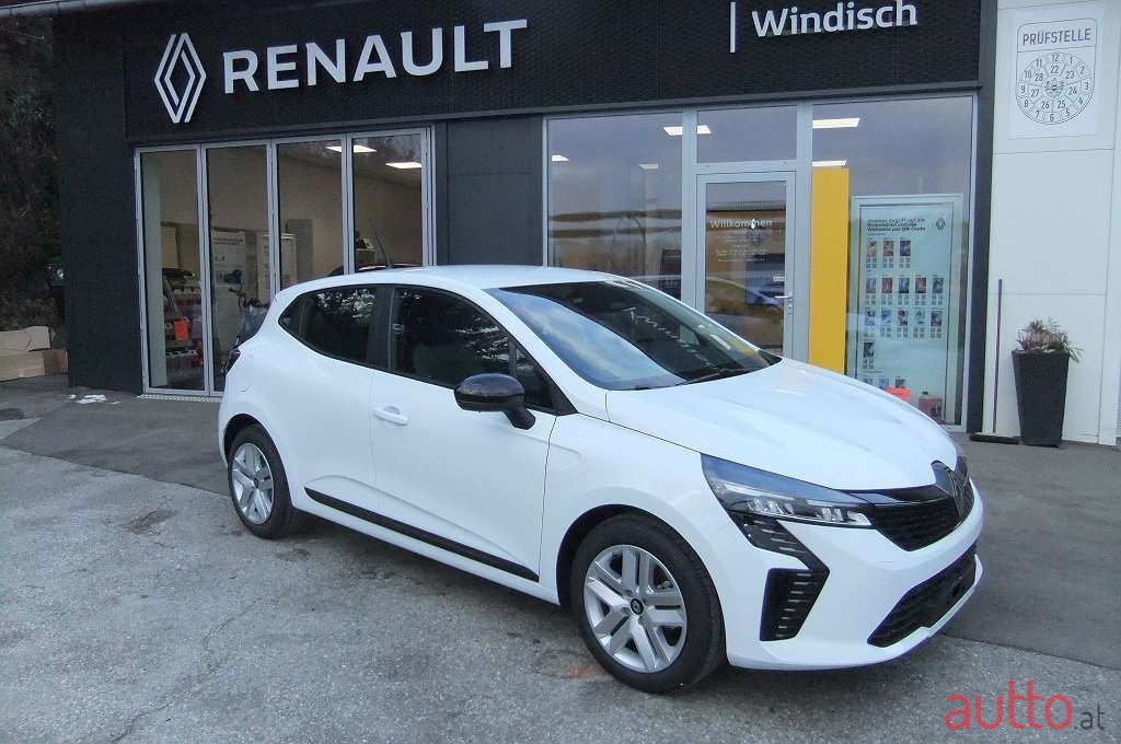 2024' Renault Clio photo #1