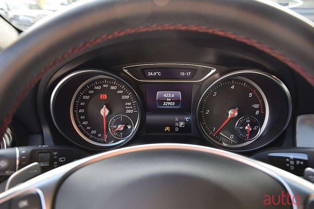 2018' Mercedes-Benz Gla-Klasse photo #6