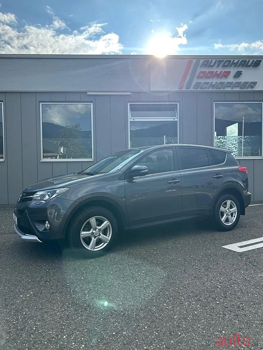2015' Toyota RAV4 photo #2