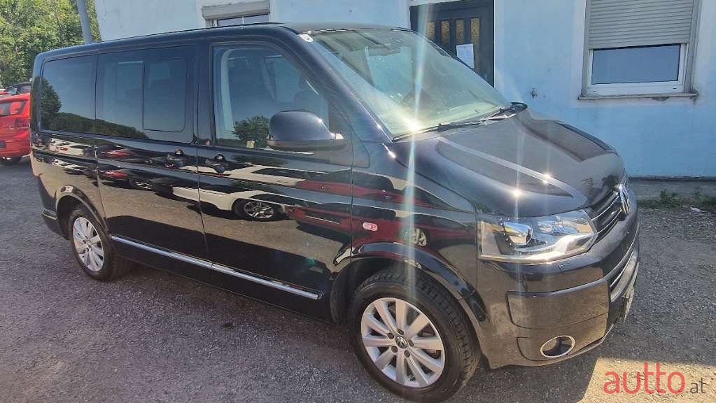 2013' Volkswagen Multivan photo #2