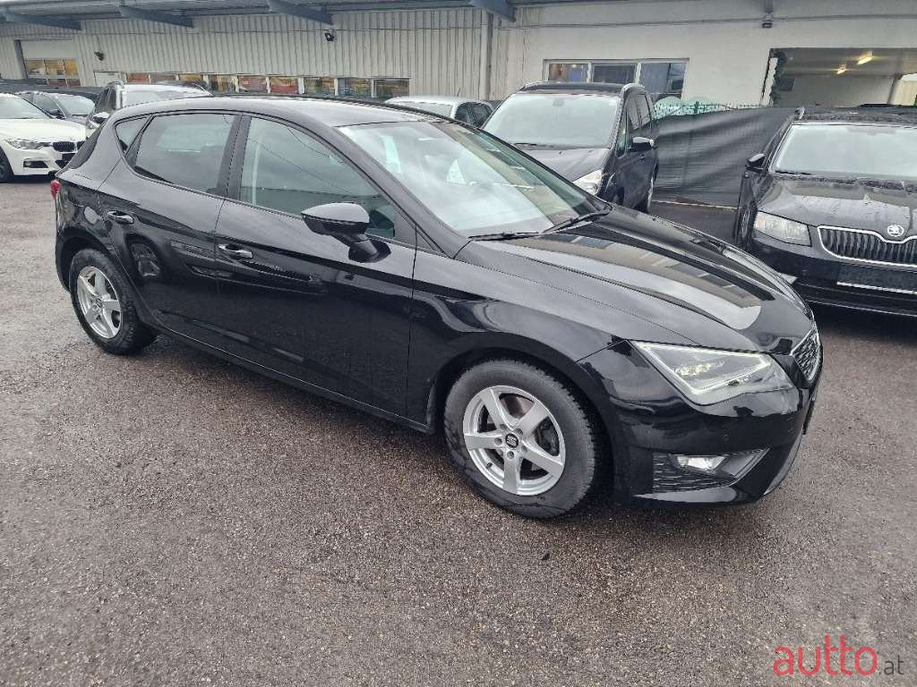 2015' SEAT Leon photo #2