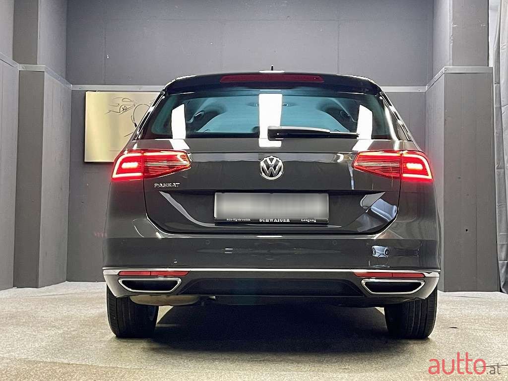 2018' Volkswagen Passat photo #5
