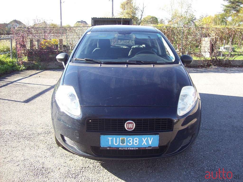 2010' Fiat Grande Punto photo #3