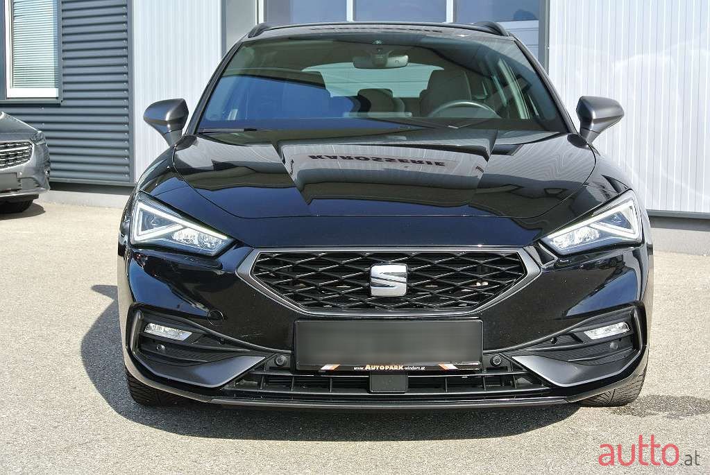 2022' SEAT Leon photo #3