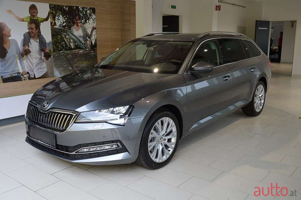 2023' Skoda Superb photo #1