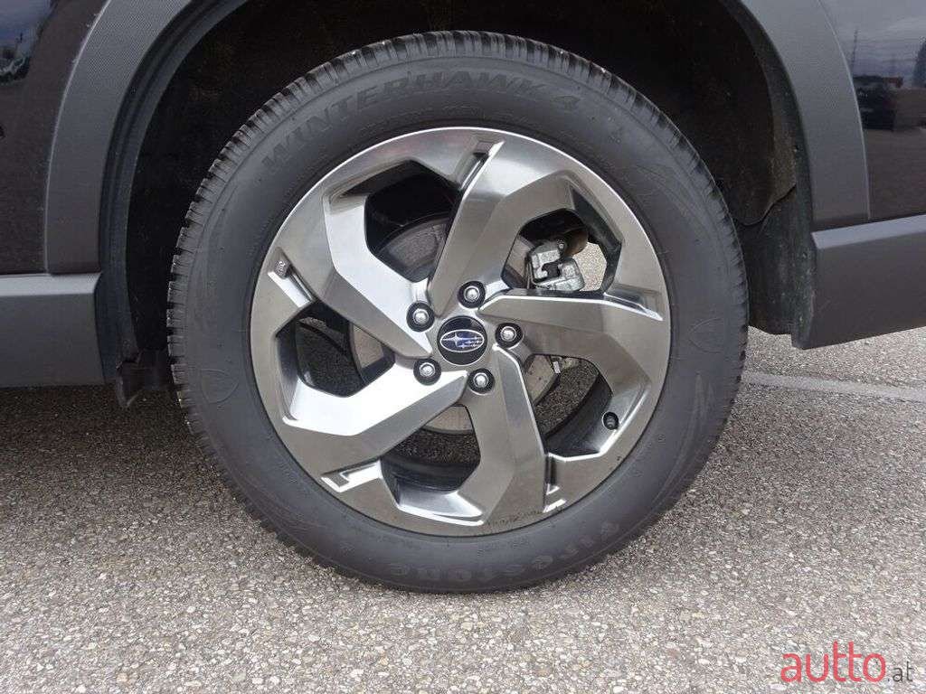 2023' Subaru Forester photo #4