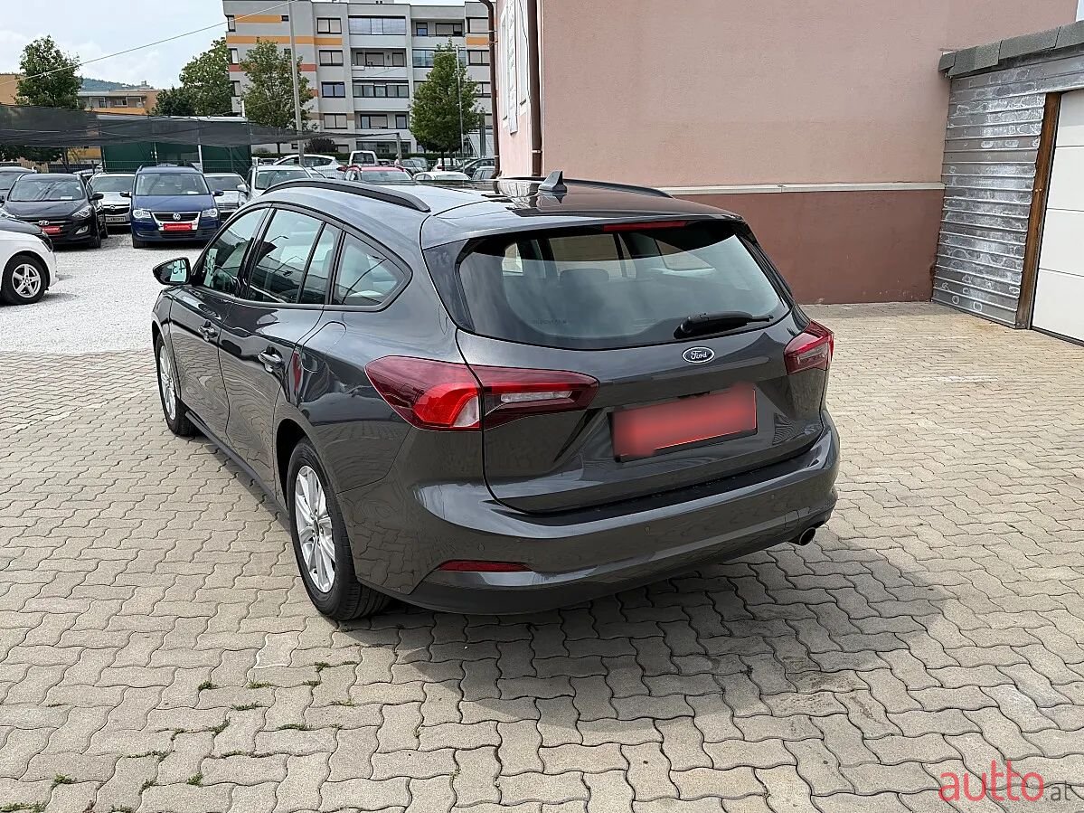 2022' Ford Focus photo #3