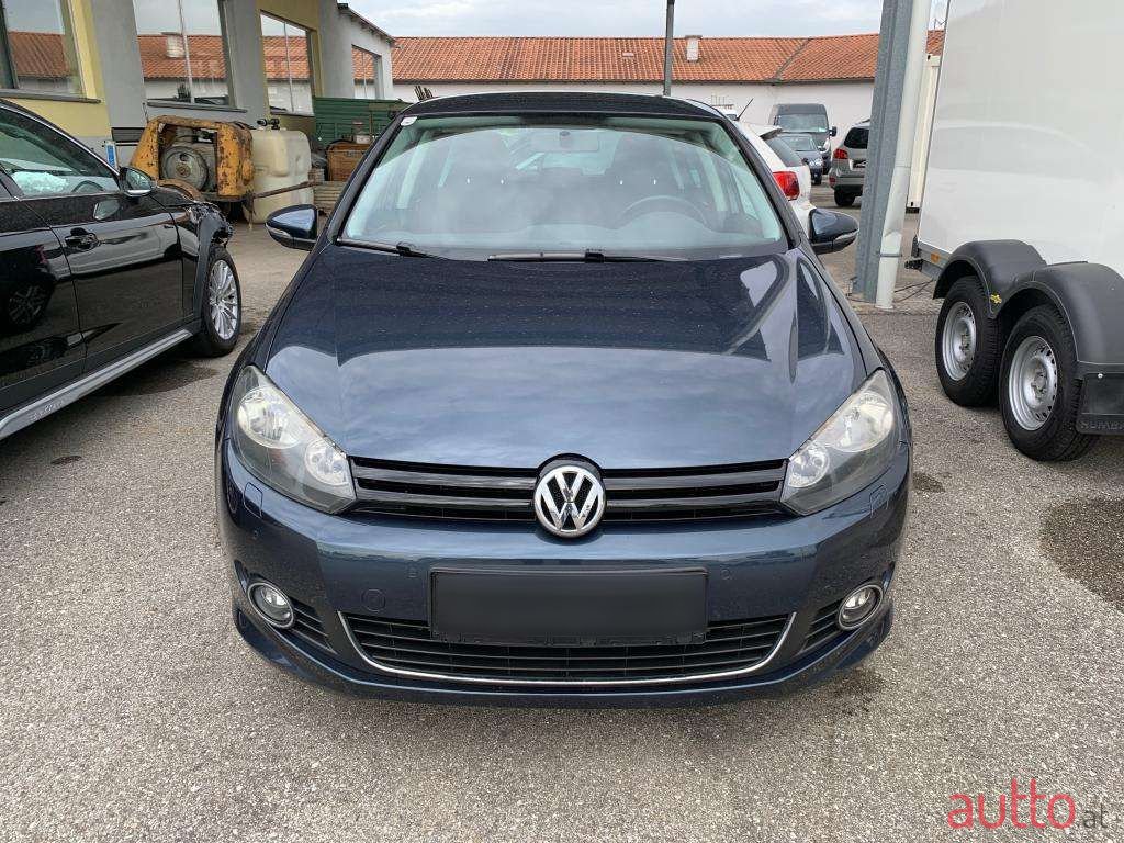 2011' Volkswagen Golf photo #3