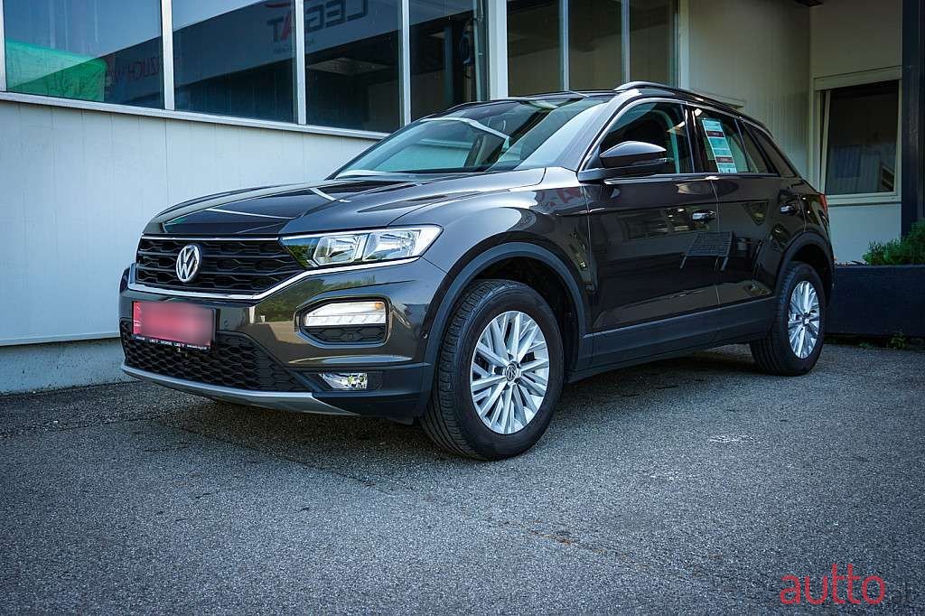 2018' Volkswagen T-Roc photo #2