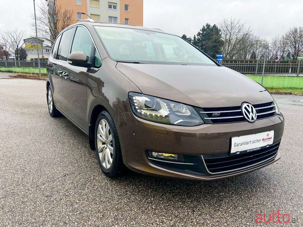 2011' Volkswagen Sharan photo #3