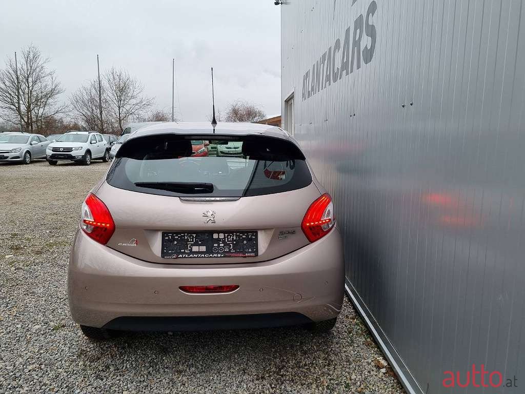 2013' Peugeot 208 photo #4