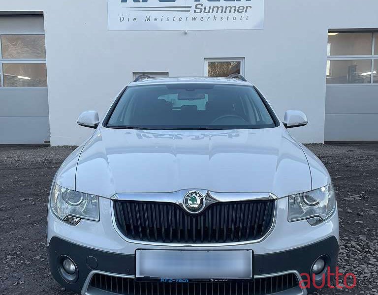 2012' Skoda Superb photo #3