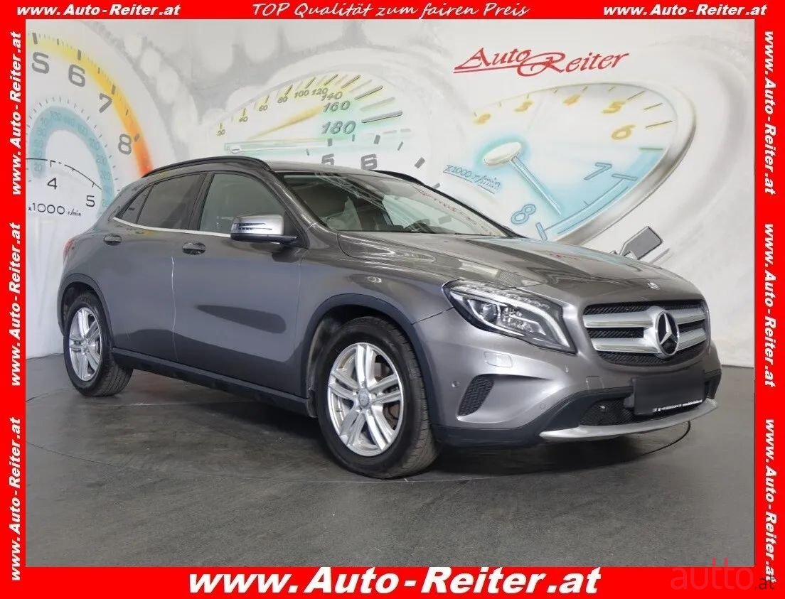 2017' Mercedes-Benz Gla-Klasse photo #1