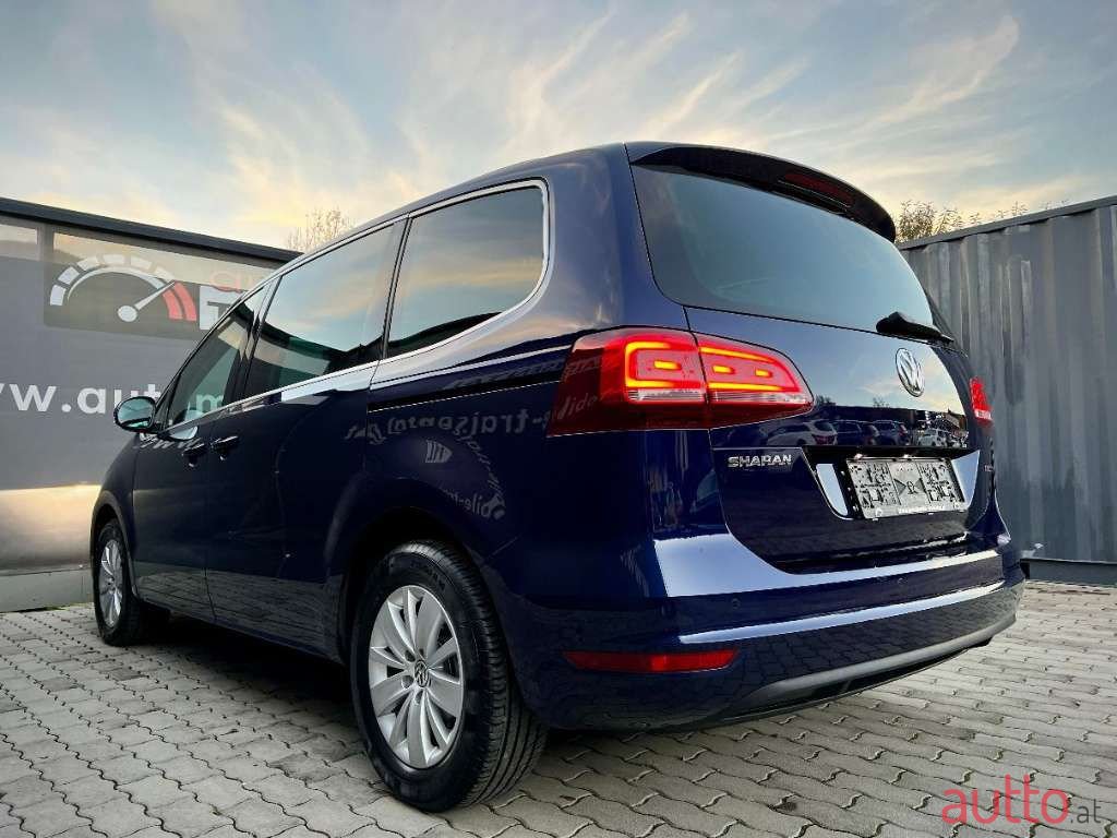 2018' Volkswagen Sharan photo #4