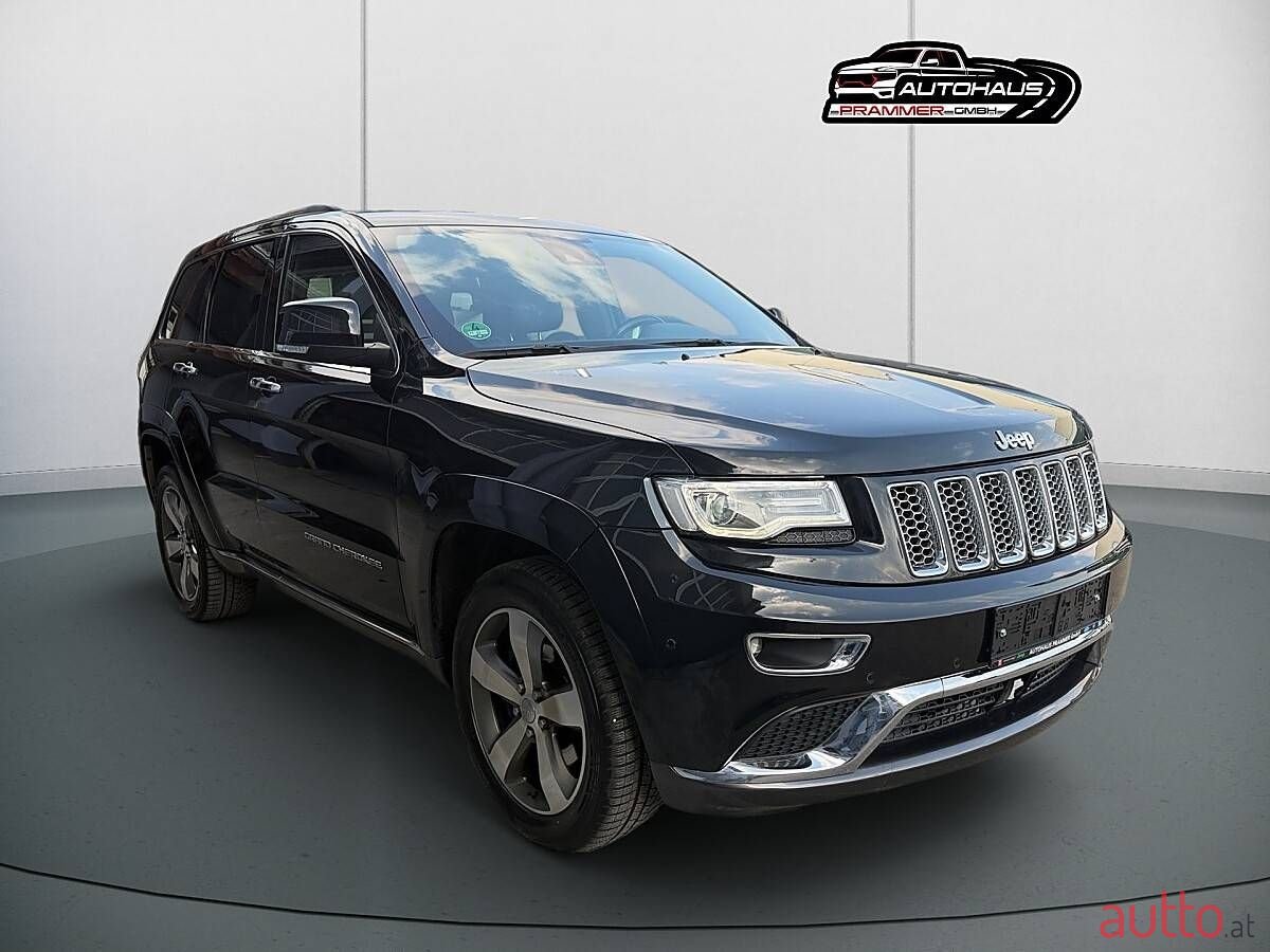 2017' Jeep Grand Cherokee photo #2