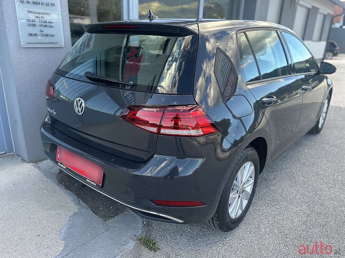 2018' Volkswagen Golf photo #6