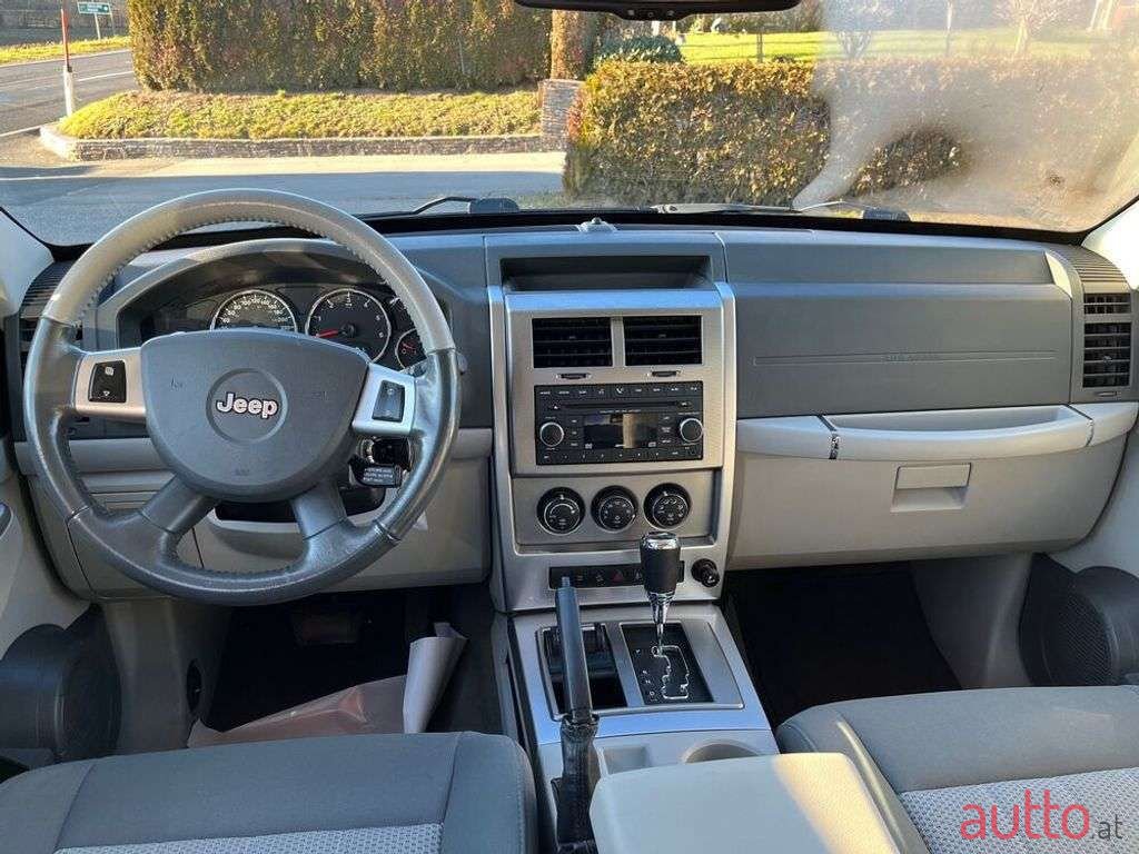 2008' Jeep Cherokee photo #5