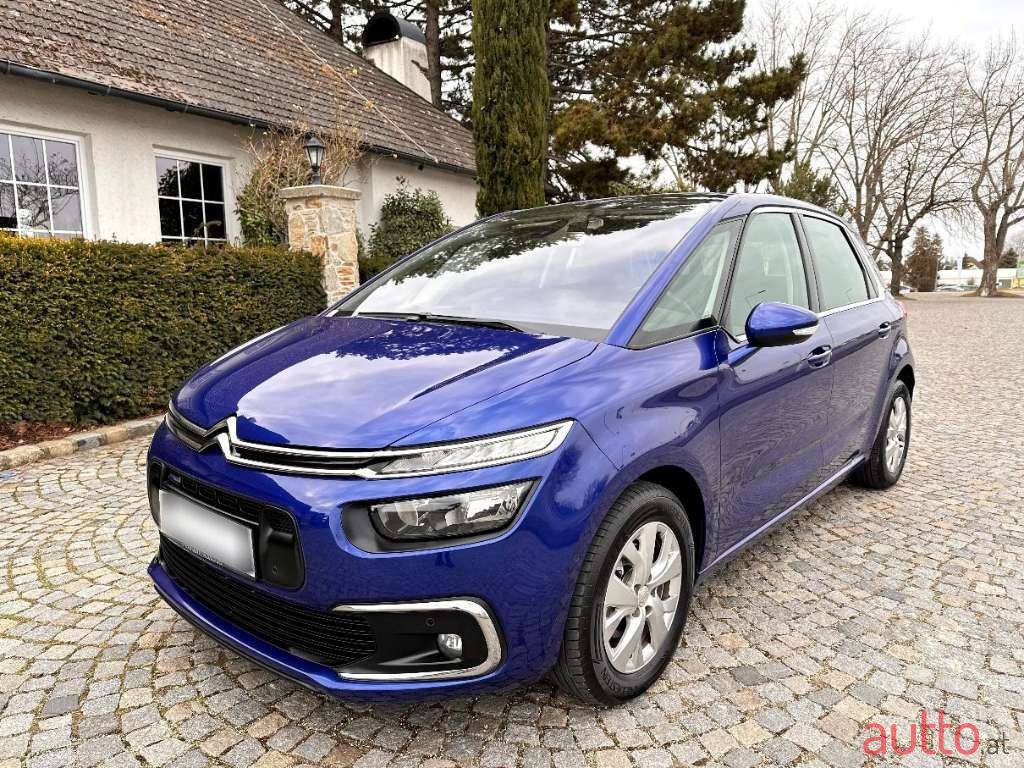 2017' Citroen C4 Picasso photo #1