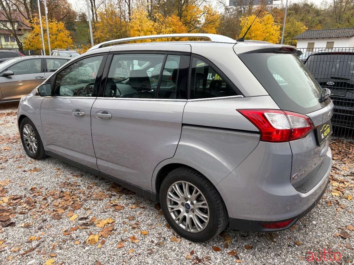 2011' Ford C-MAX photo #6