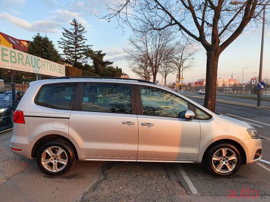2012' SEAT Alhambra photo #6