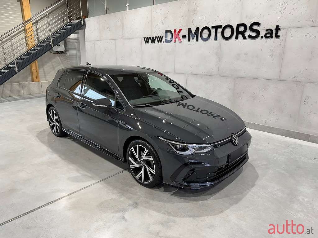 2023' Volkswagen Golf photo #2