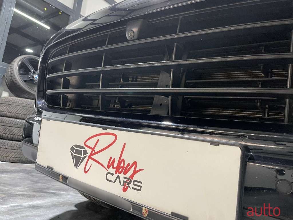 2015' Porsche Cayenne photo #6