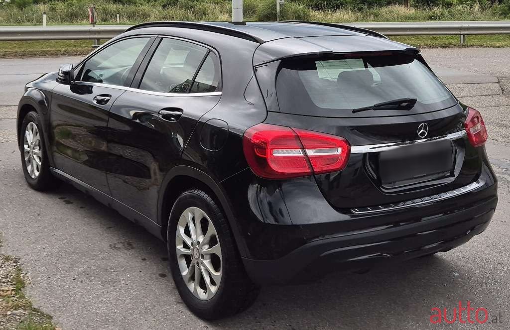 2014' Mercedes-Benz Gla-Klasse photo #2