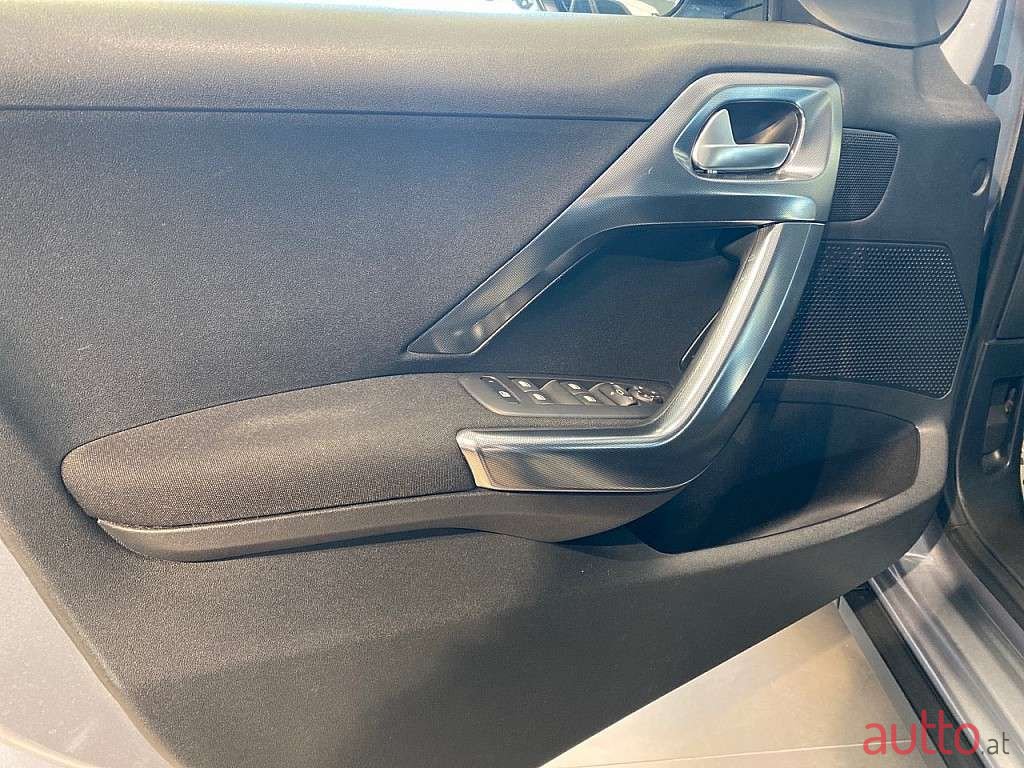 2016' Peugeot 2008 photo #4