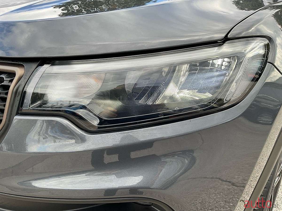 2022' Jeep Compass photo #3