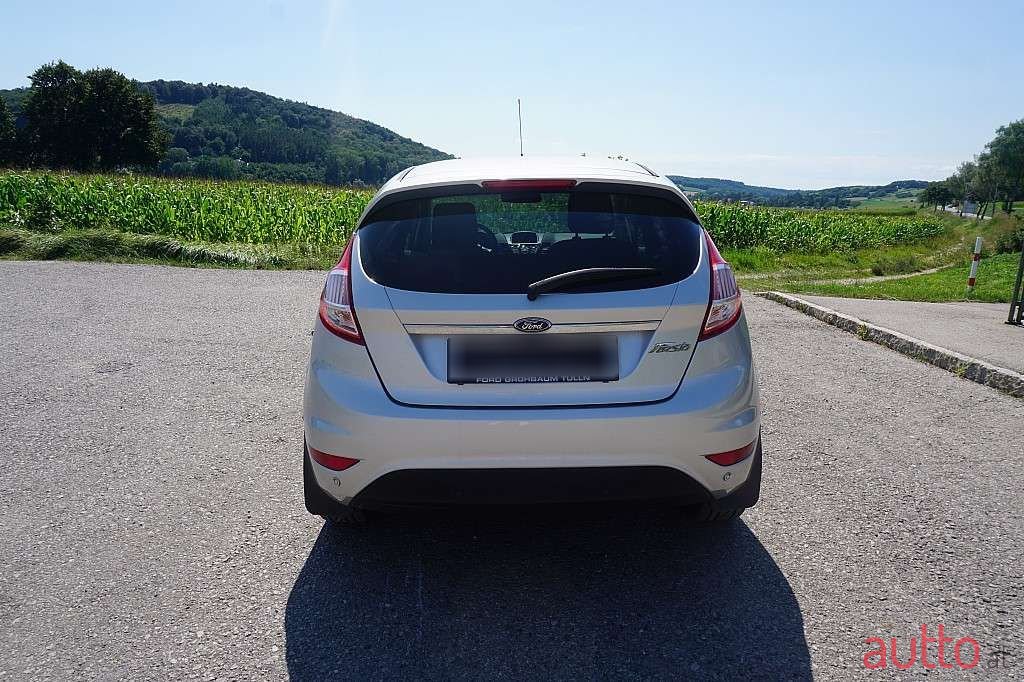 2016' Ford Fiesta photo #5