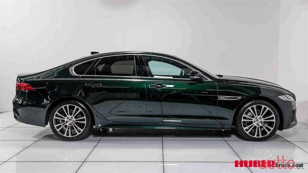 2023' Jaguar XF photo #4