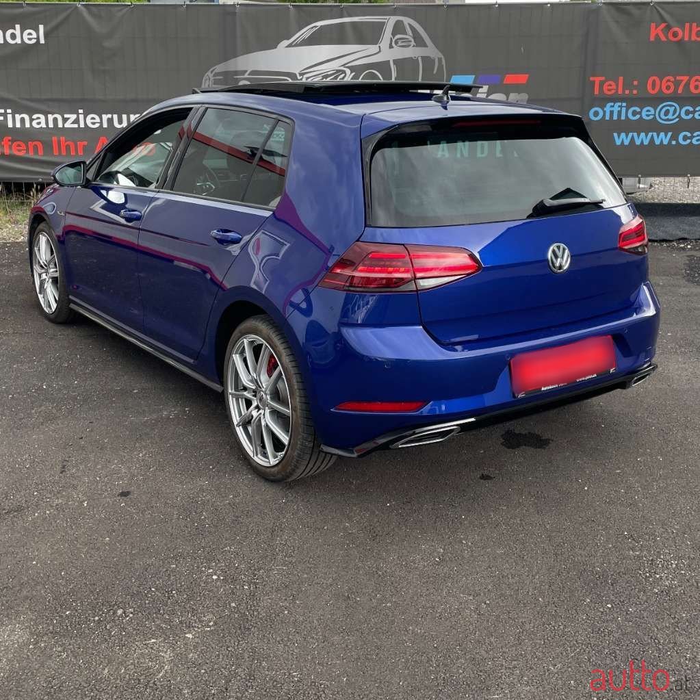2017' Volkswagen Golf photo #6