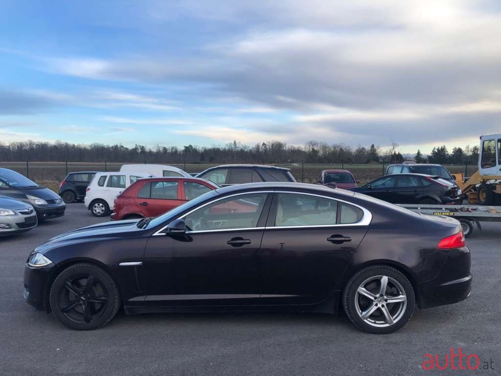 2014' Jaguar XF photo #4