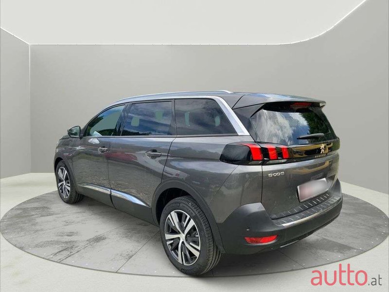 2023' Peugeot 5008 photo #4