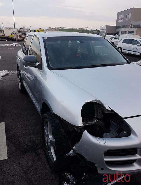 2006' Porsche Cayenne photo #1
