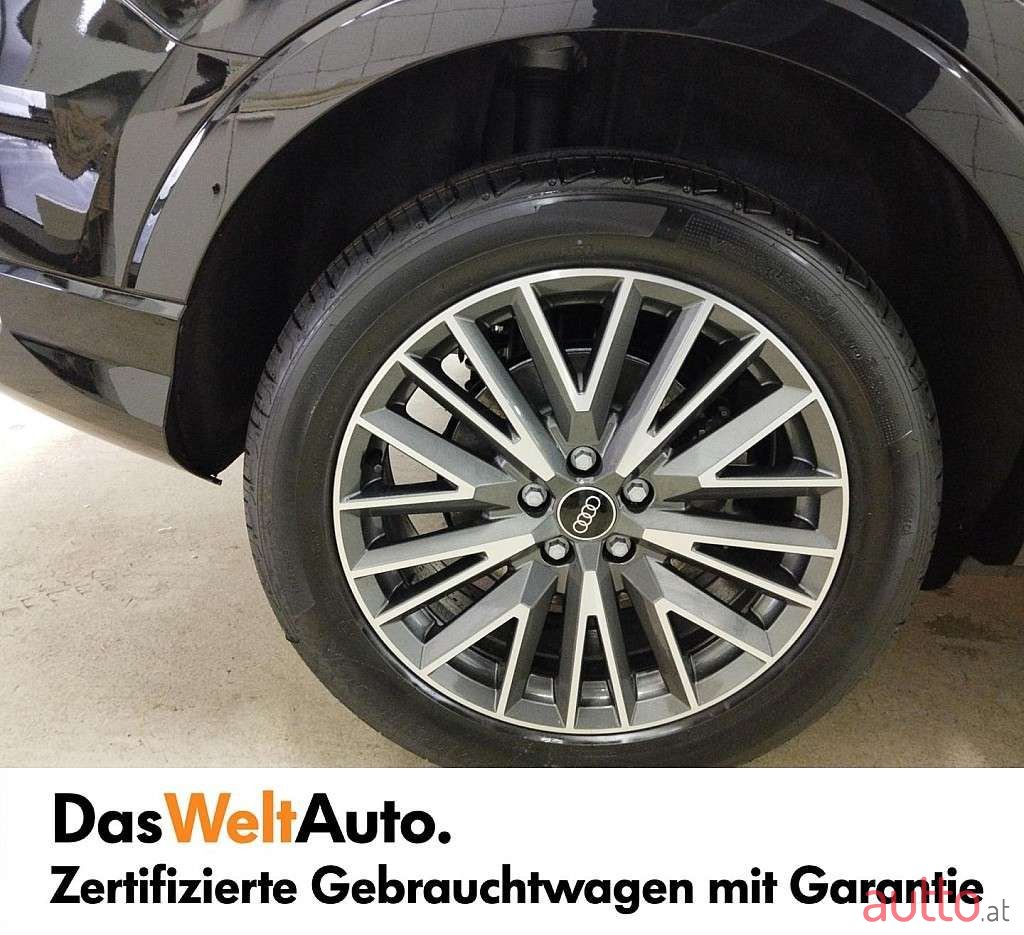 2023' Audi Q3 photo #6