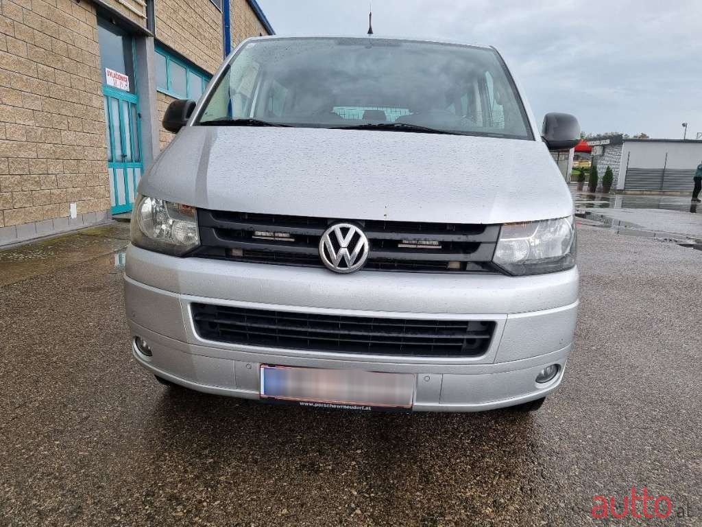 2011' Volkswagen T5 photo #1