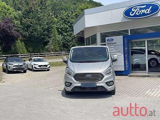 2021' Ford Tourneo photo #2