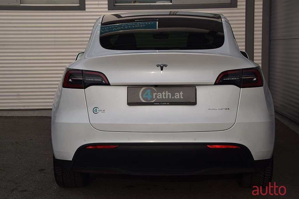 2022' Tesla Model Y photo #4