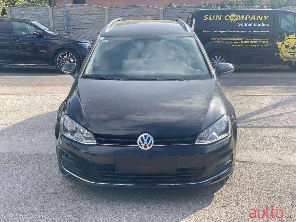 2017' Volkswagen Golf photo #5