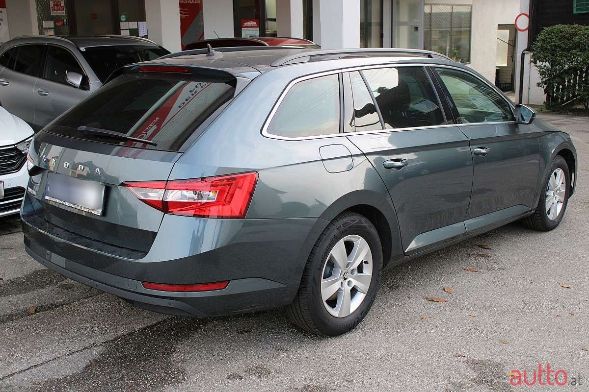 2022' Skoda Superb photo #3
